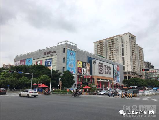 黄梅县鹏泰百货临街超市，繁荣社区的零售地标